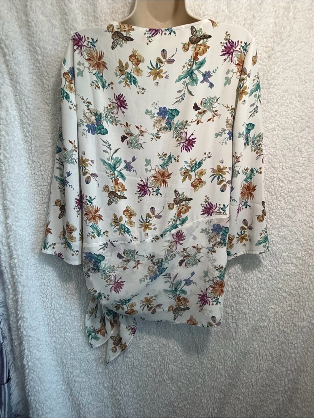 Chico's Top Women's XL White Floral 3/4 Sleeve Tie Hem Lightweight Flowy EUC - Picture 3 of 3